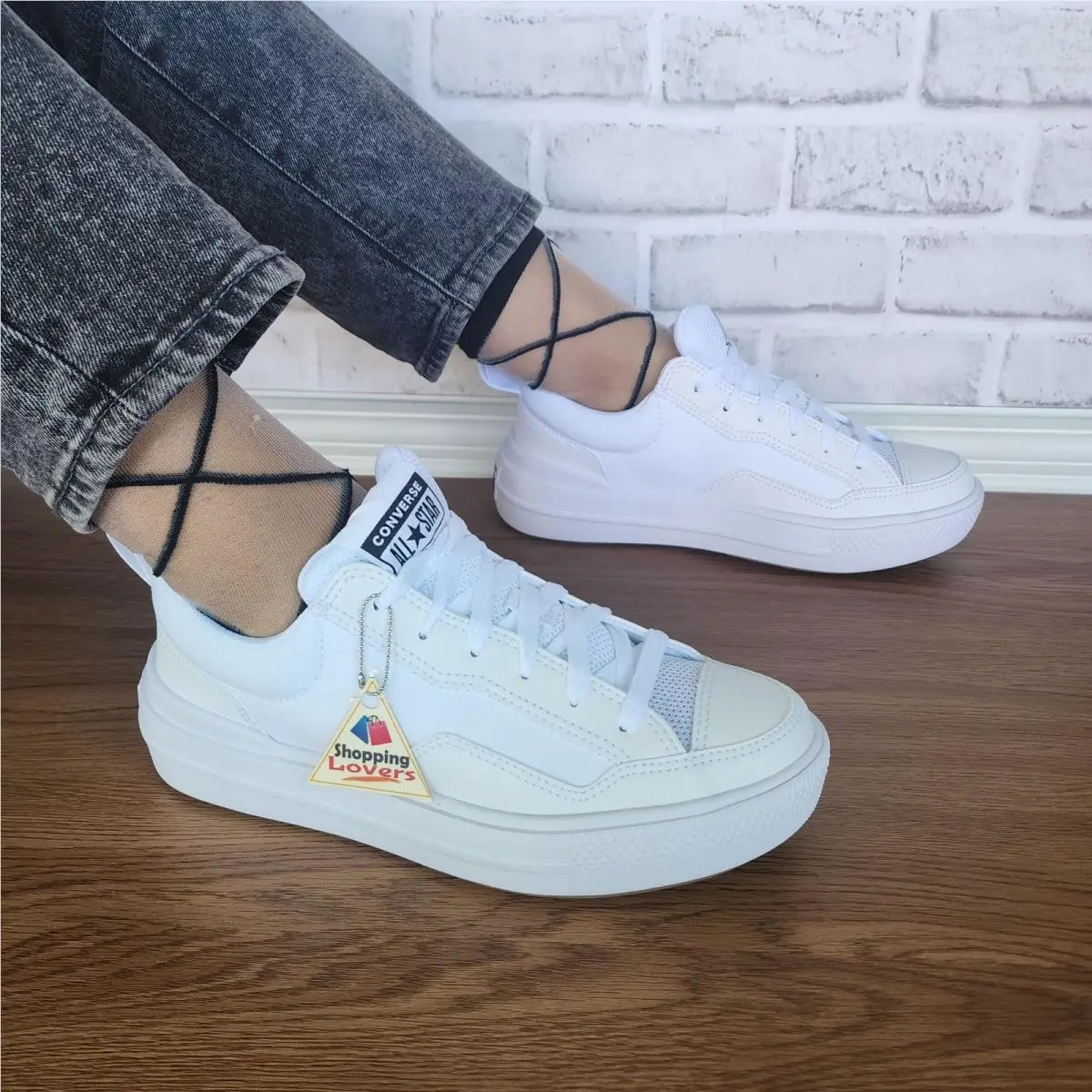 Converse All Stars Logan Urban Low Sz 7.5 Women`s Shoes Sneaker White A16759C