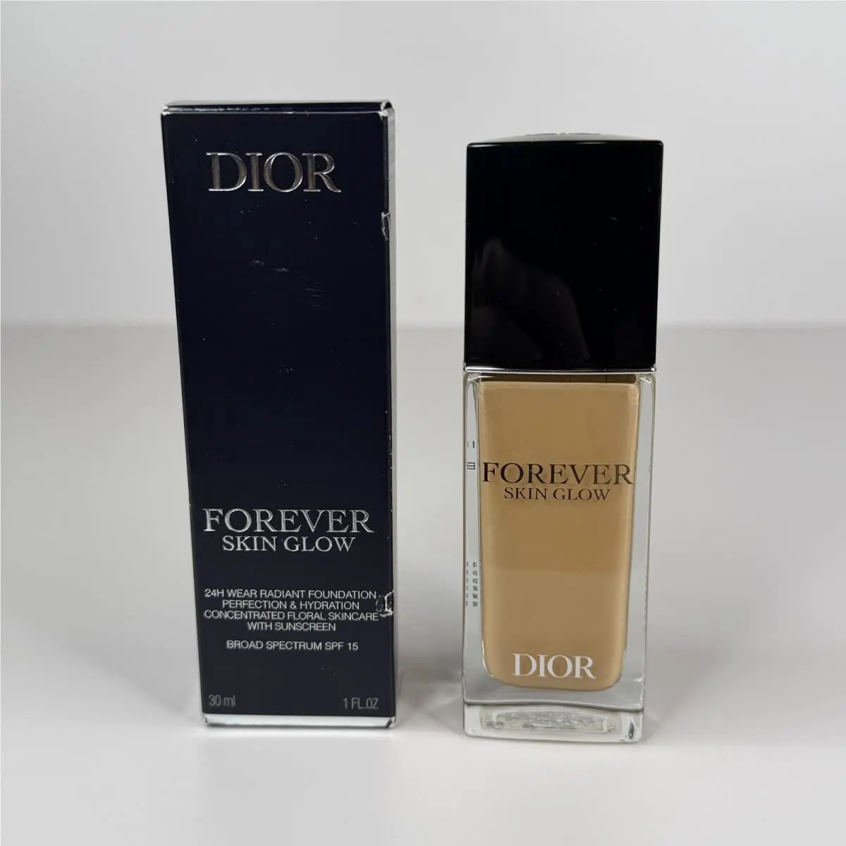 Forever Skin Glow Foundation 3W Warm Glow 30ml SPF15 Medium France by Dior