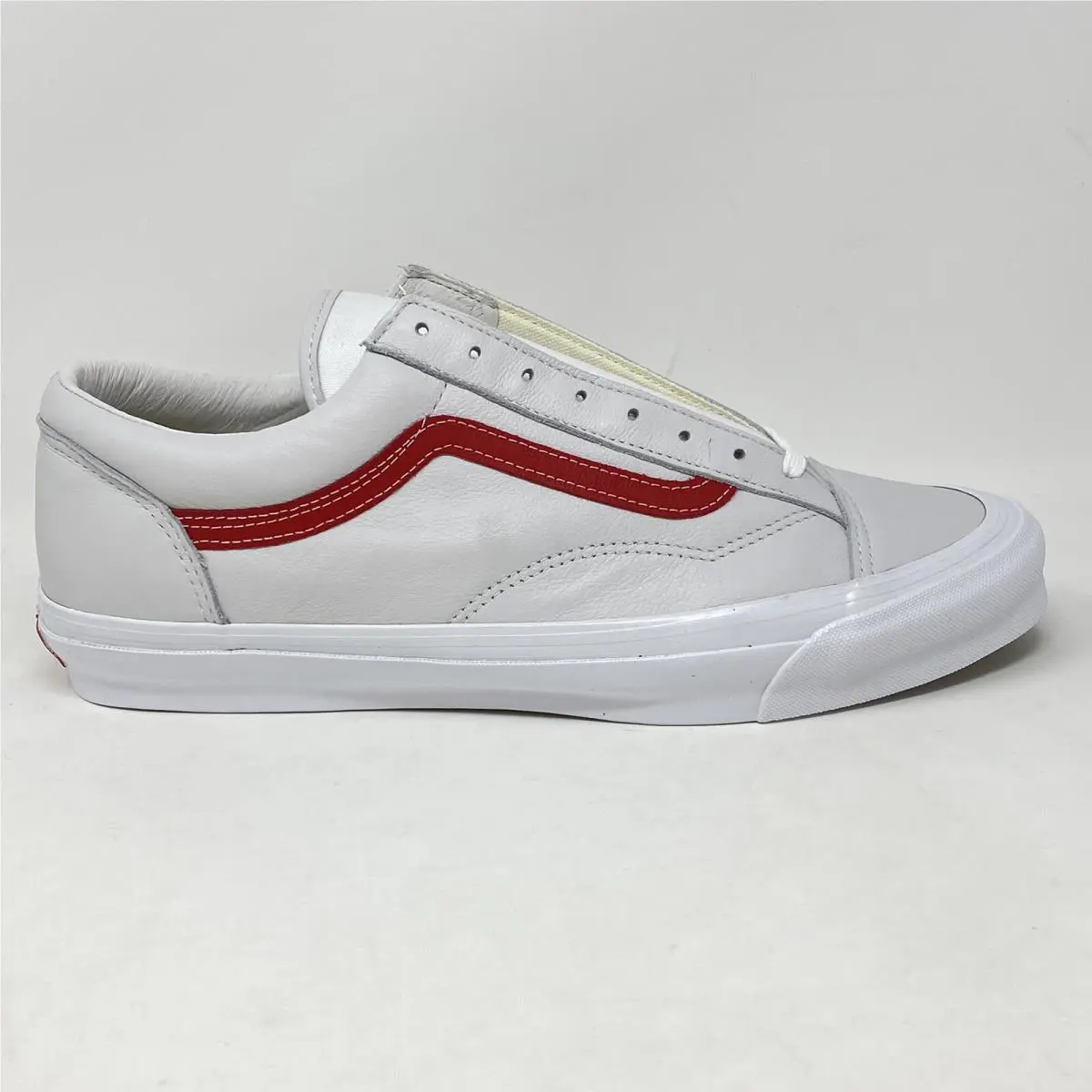 Vans shoes - White (UPC: 192828743952) 0
