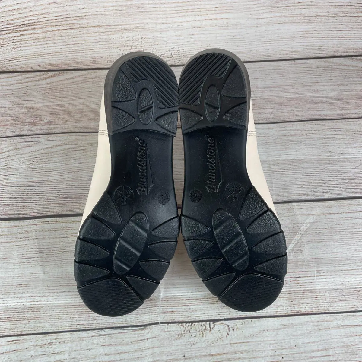 Blundstone shoes - White 6