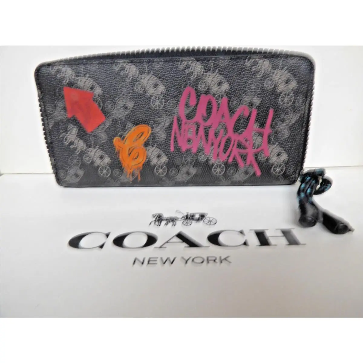 Coach F87927 Horse Carriage Slim Accordion Zip Wallet Black Grey Multi Lqq