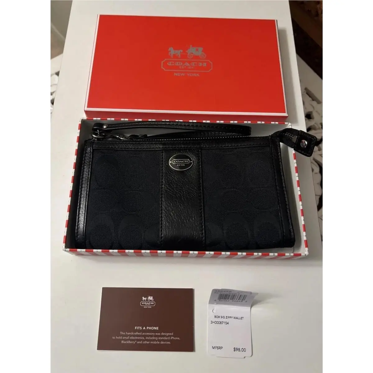 Coach Wallet Zippy Signature Leather Wristlet Designer Item Tags in Orig Box