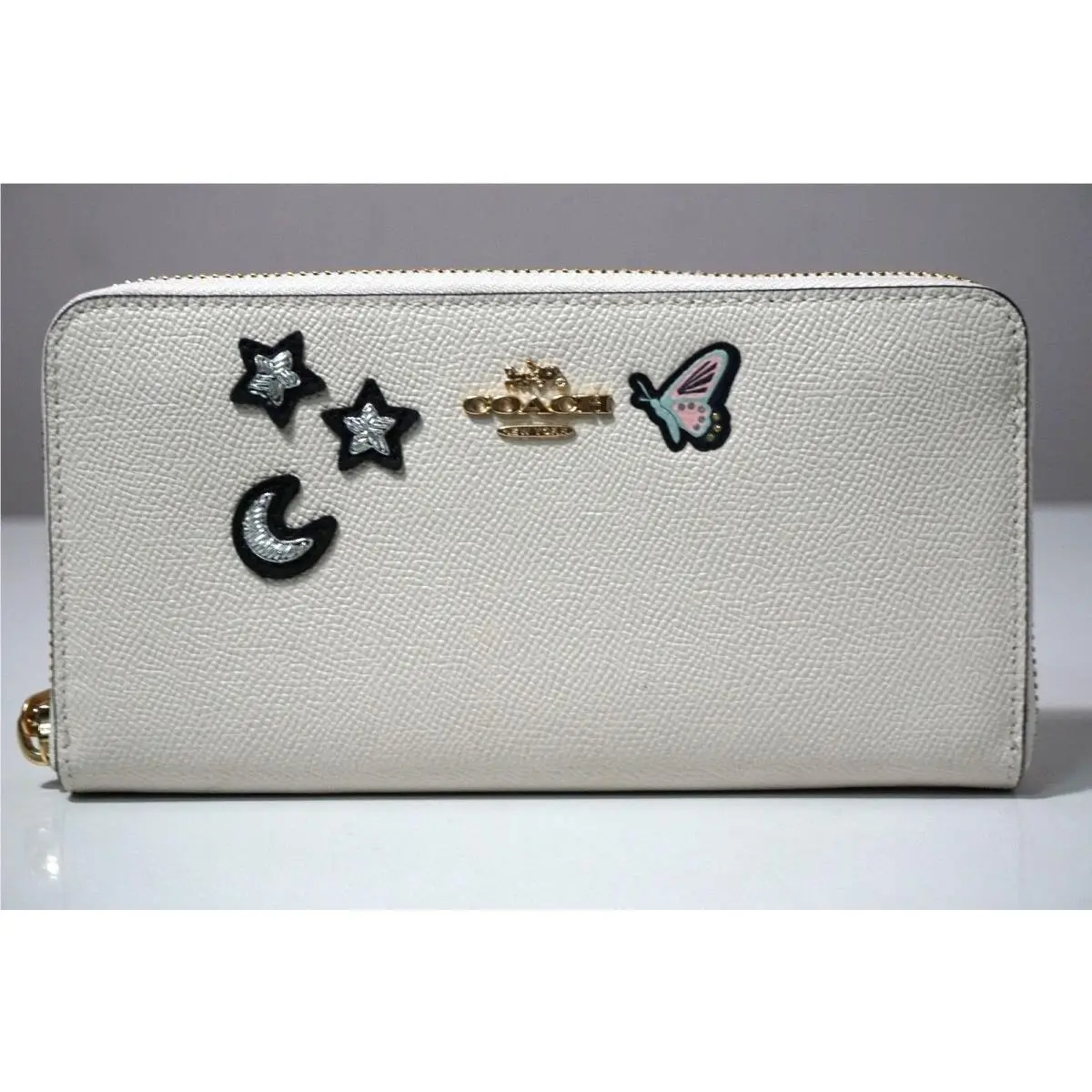 Coach Souvenir Embroidery Leather Chalk White Accordion Zip Wallet F25969