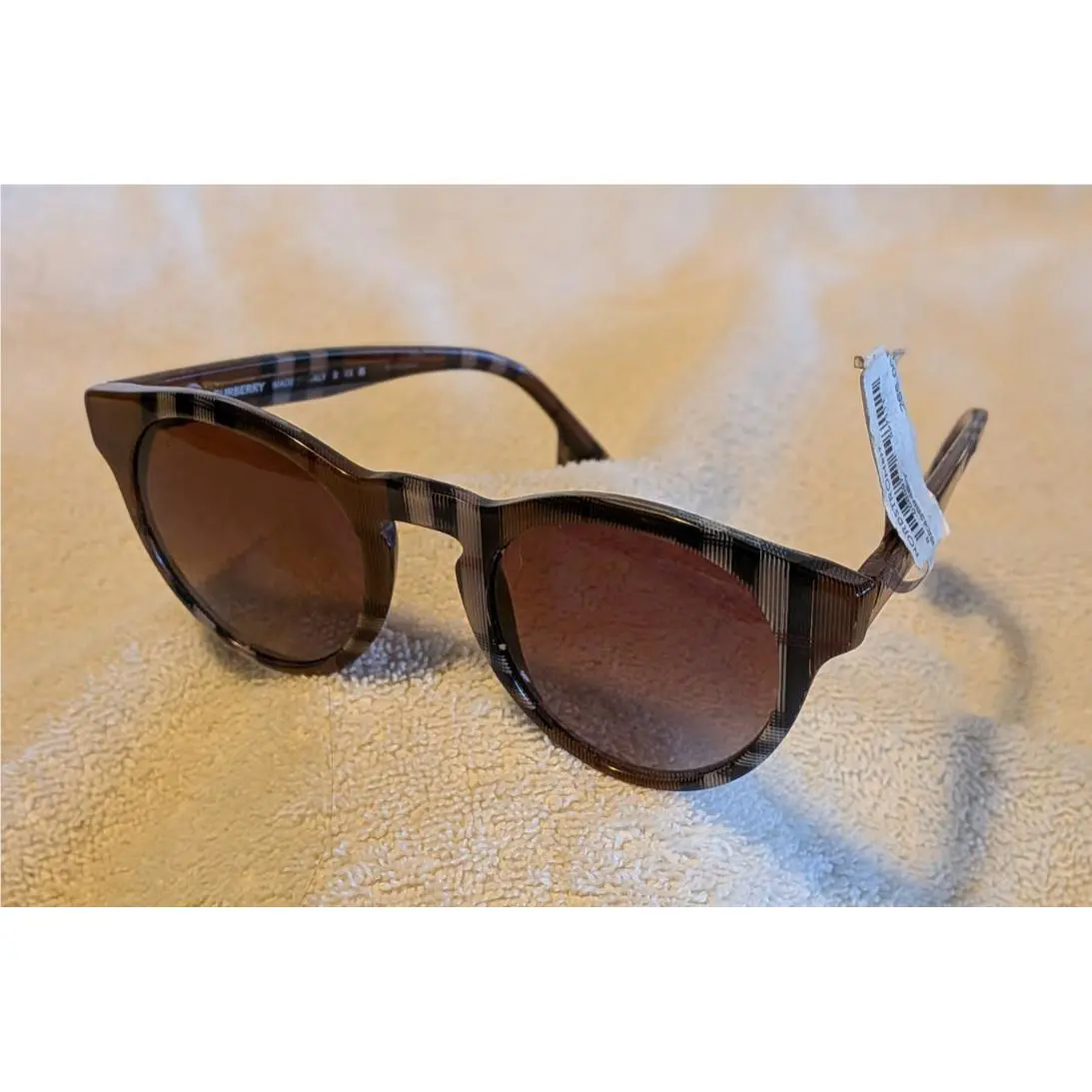 Burberry B4359-3967 Reid Brown Classic Plaid Round Sunglasses 49/23 149