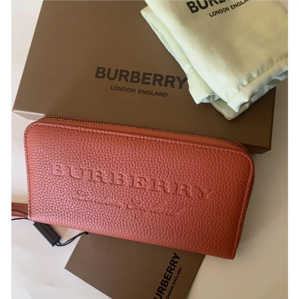 Burberry Zip-around Wallet/clutch Box Dustbag Smart Phone Friendly