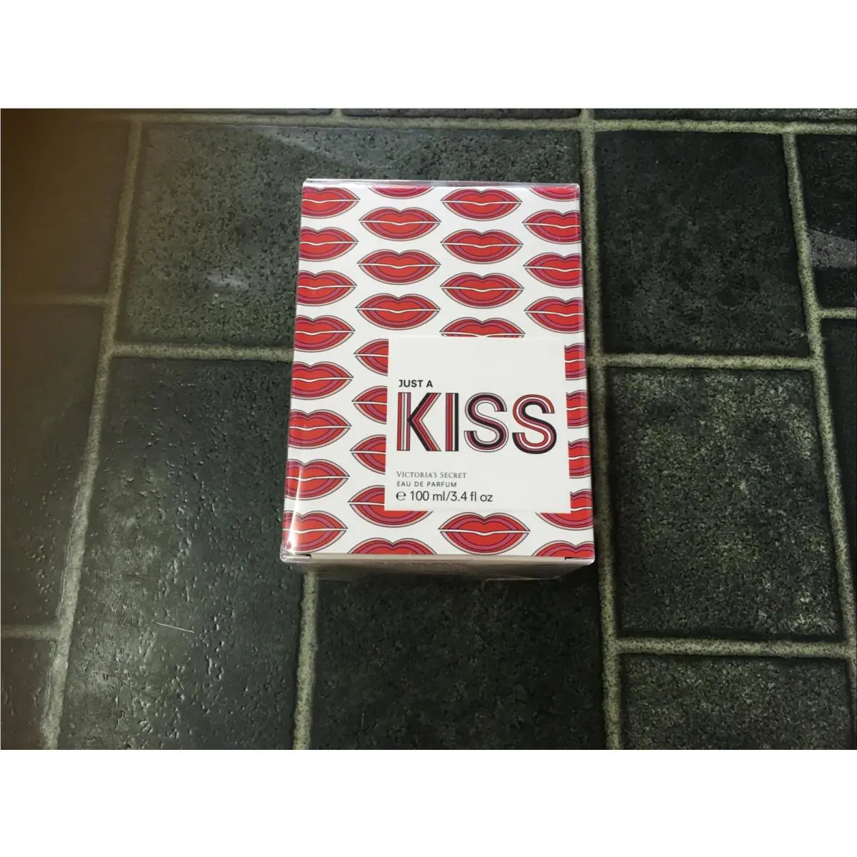 Victoria Secret Just A Kiss Parfum 100 Ml Box