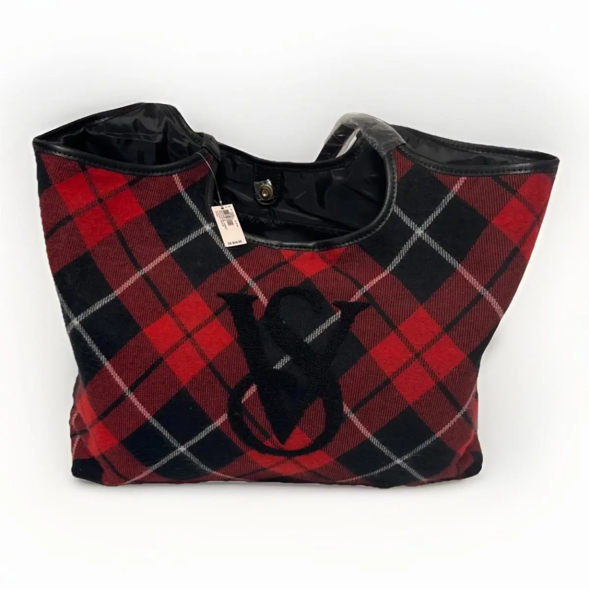 Viictoria`s Secret Red and Black Plaid Tote Bag and Blanket Set