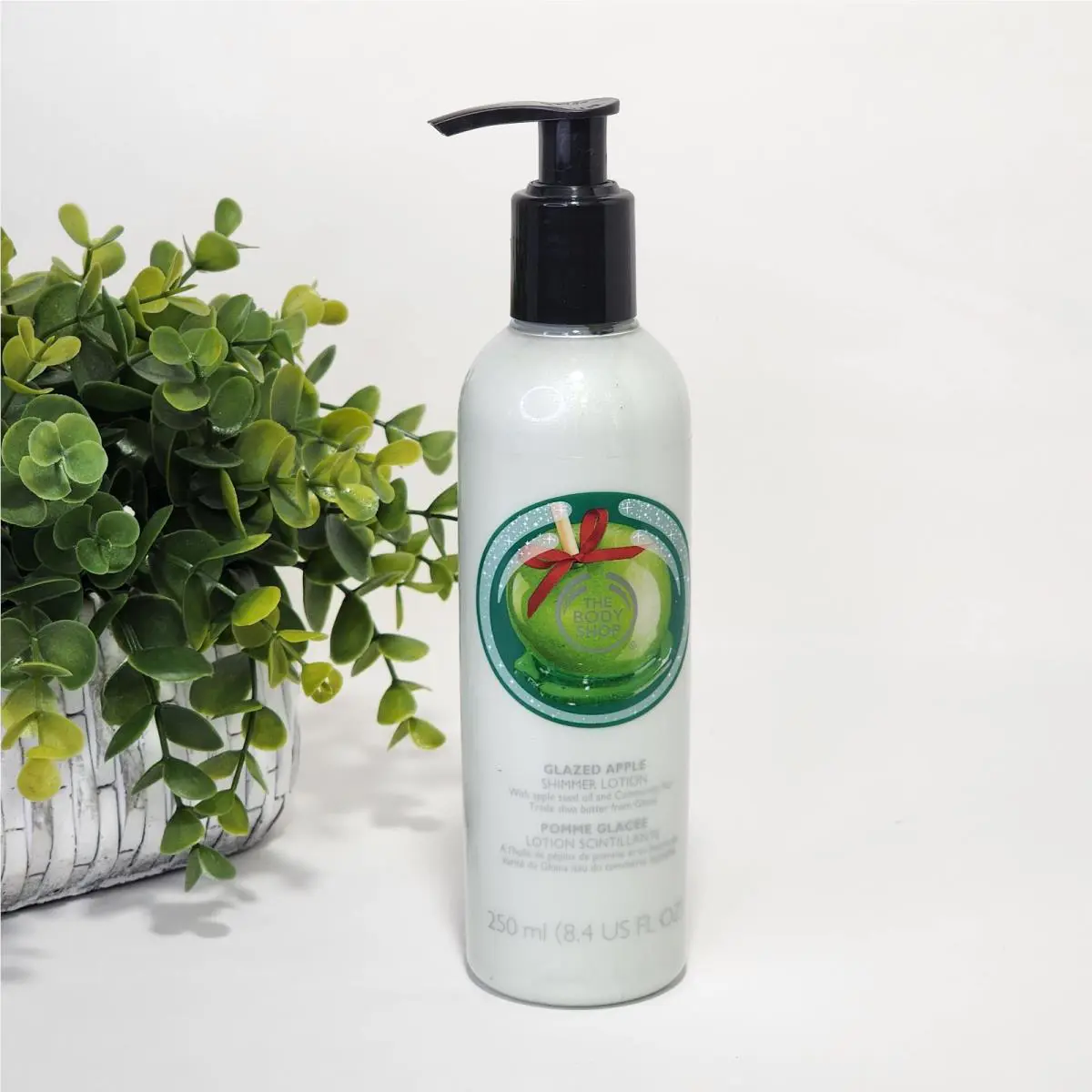 The Body Shop Glazed Apple Shimmer Lotion 8.4 fl oz / 250 mL by THE BODY SHOP