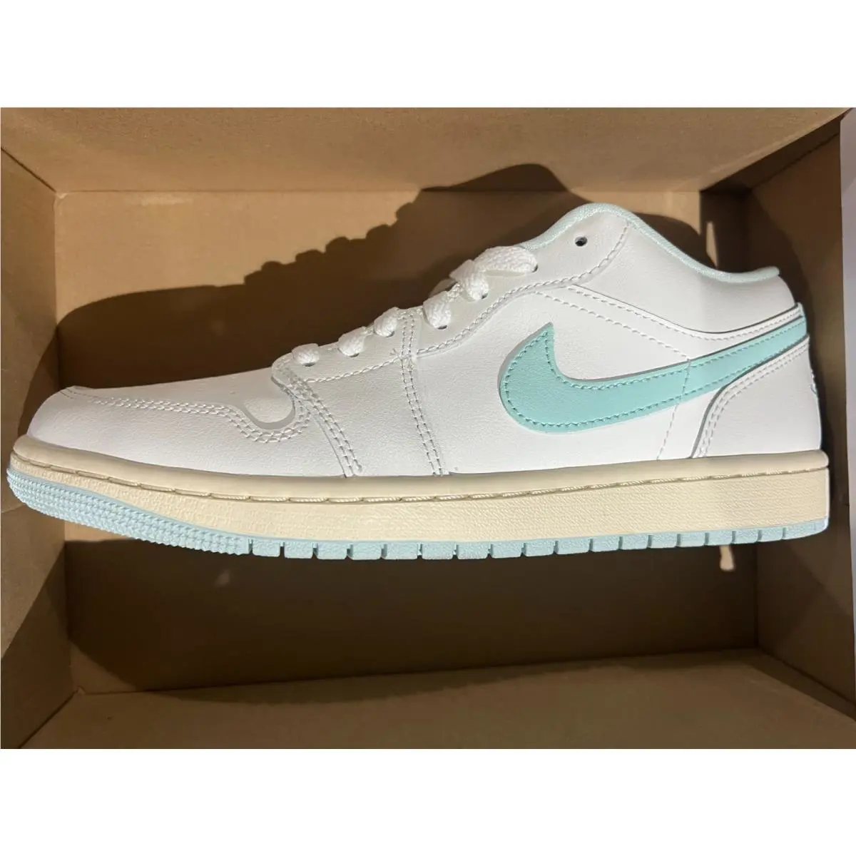 Nike shoes - SAIL/GLOO 3