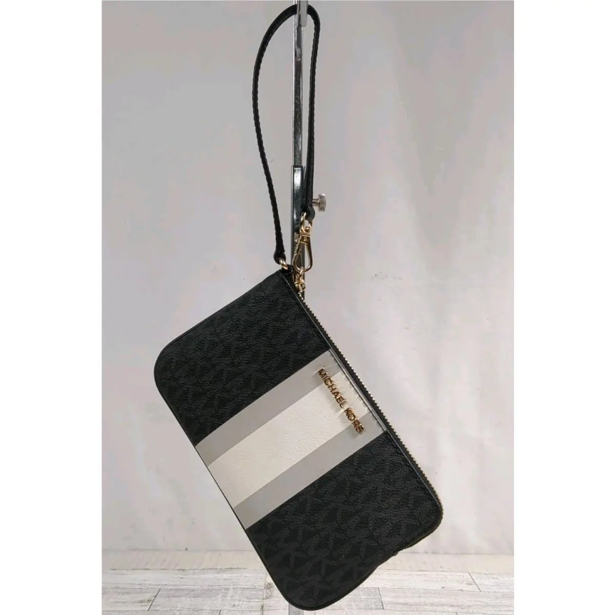 Michael Kors Jet Set Signature Logo Wristlet Gray Black