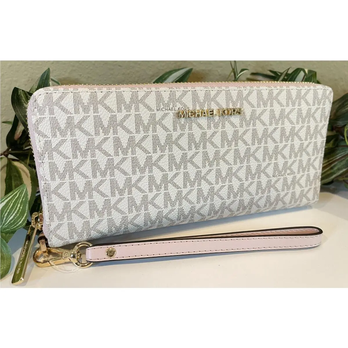 Jet Set Large Travel Continental Wallet Vanilla Pink MK Signature by Michael Kors
