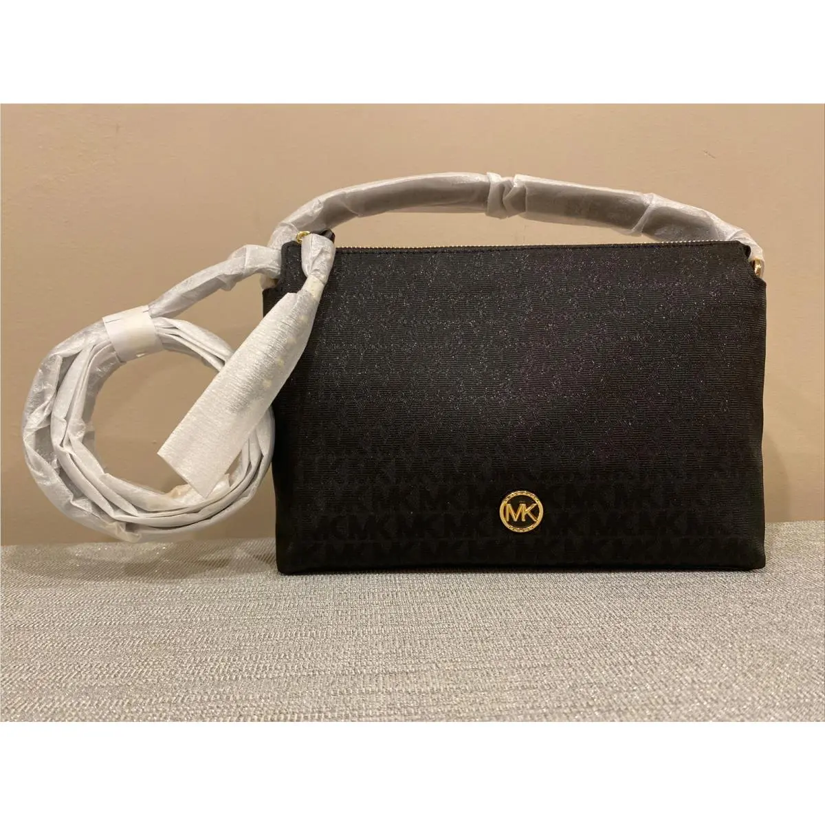 Michael Kors Logo Shailene Messenger Corssbody Bag Black