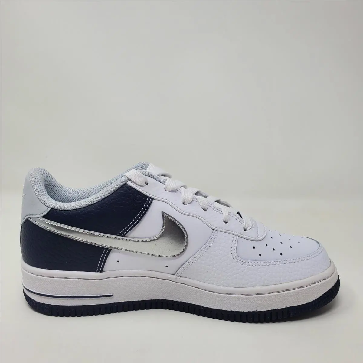 Nike shoes - Nike Air Force 1 Low LV8 GS - White 4