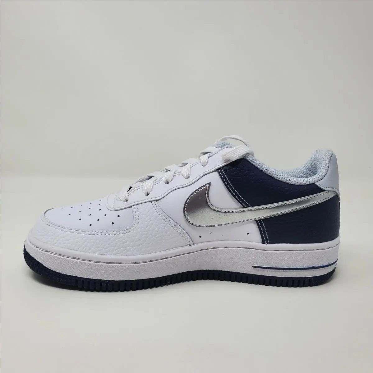Nike shoes - Nike Air Force 1 Low LV8 GS - White 7