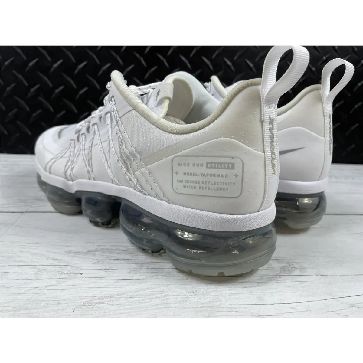 Nike shoes - Nike Air Vapormax Run Utility - AQ8811-100 - Red (UPC: 0191887652397) 6