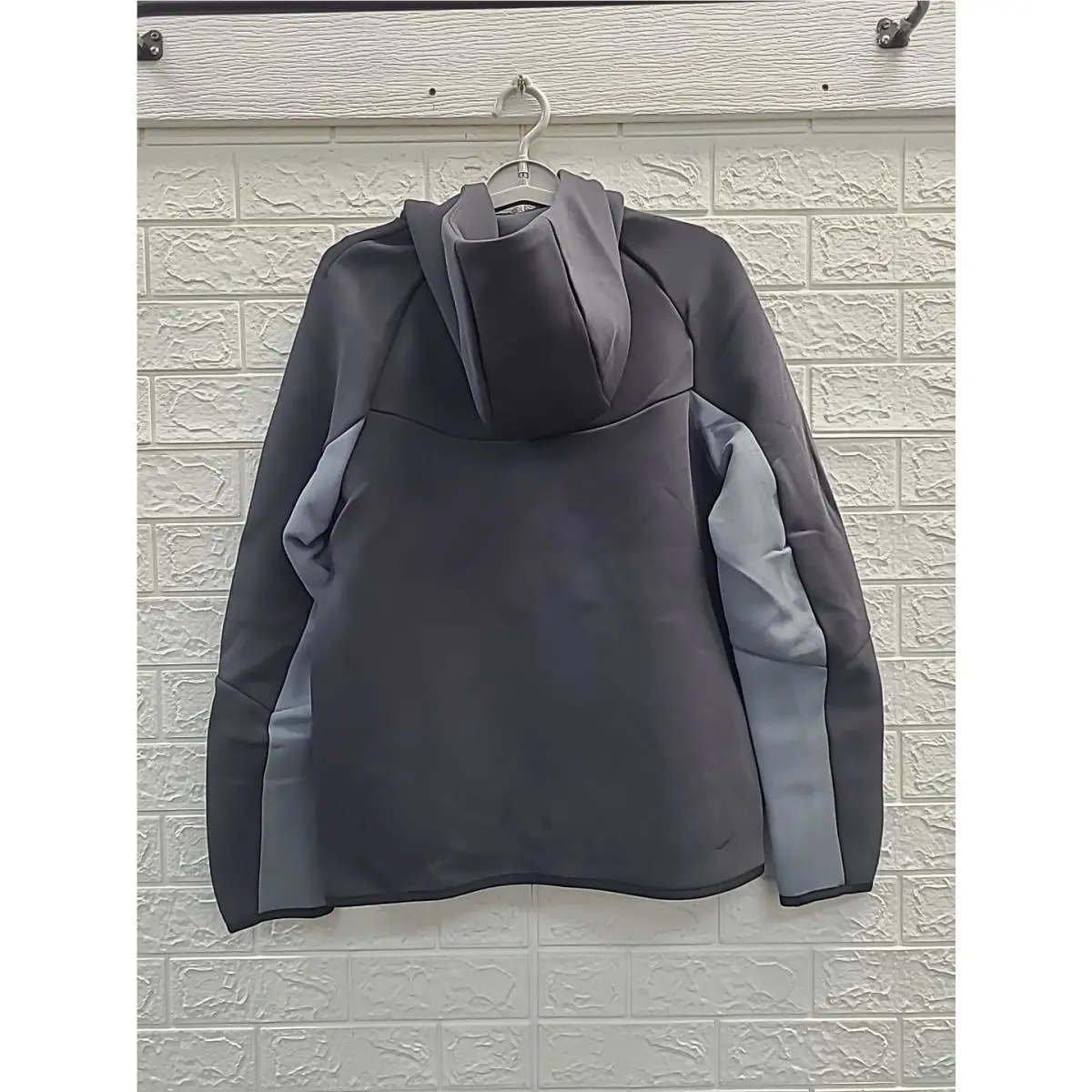 Nike clothing - Black and Gray 0