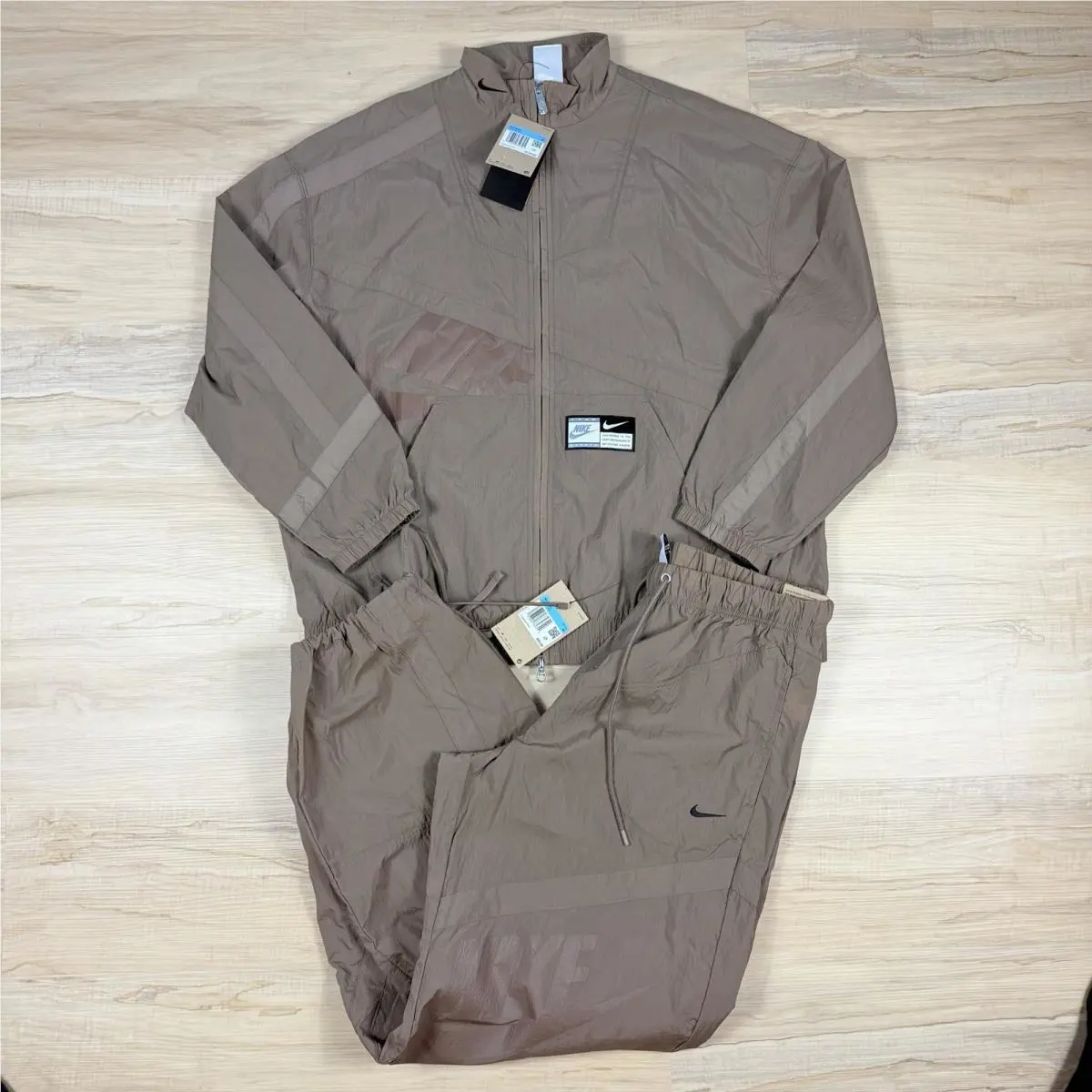 Nike clothing - Brown 0