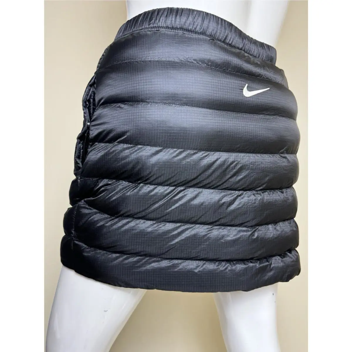 Nike clothing - Black (UPC: 194499984368) 0