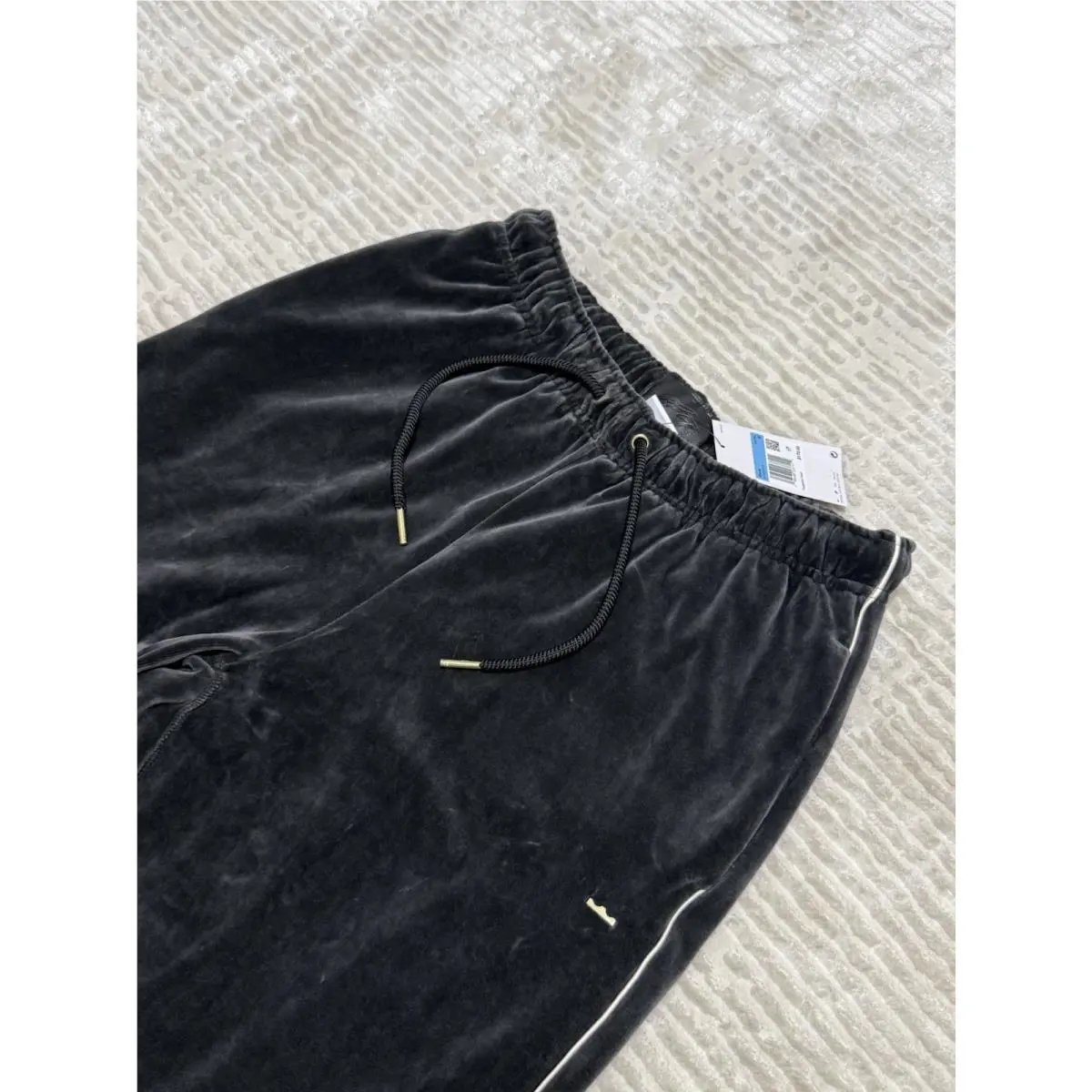 Nike clothing - Nike LeBron Velour - LeBron Velour - IF1564-010 - Black 2