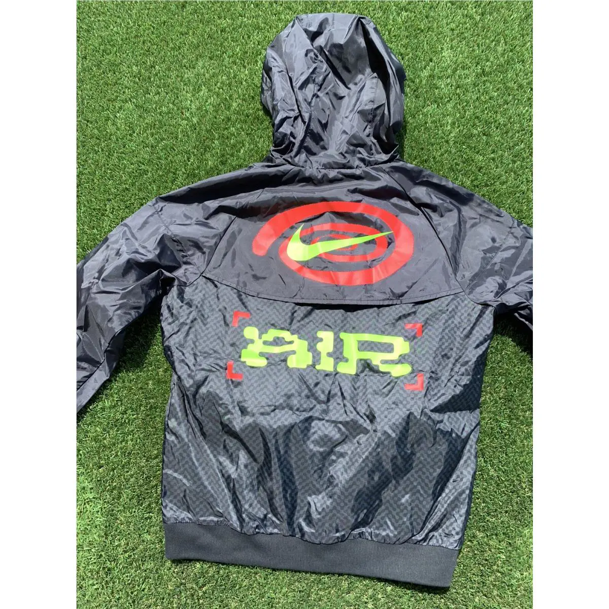 Nike clothing - Catch Air Windrunner - Catch Air Windrunner - CW4708-010 - Black (UPC: 194276163313) 3