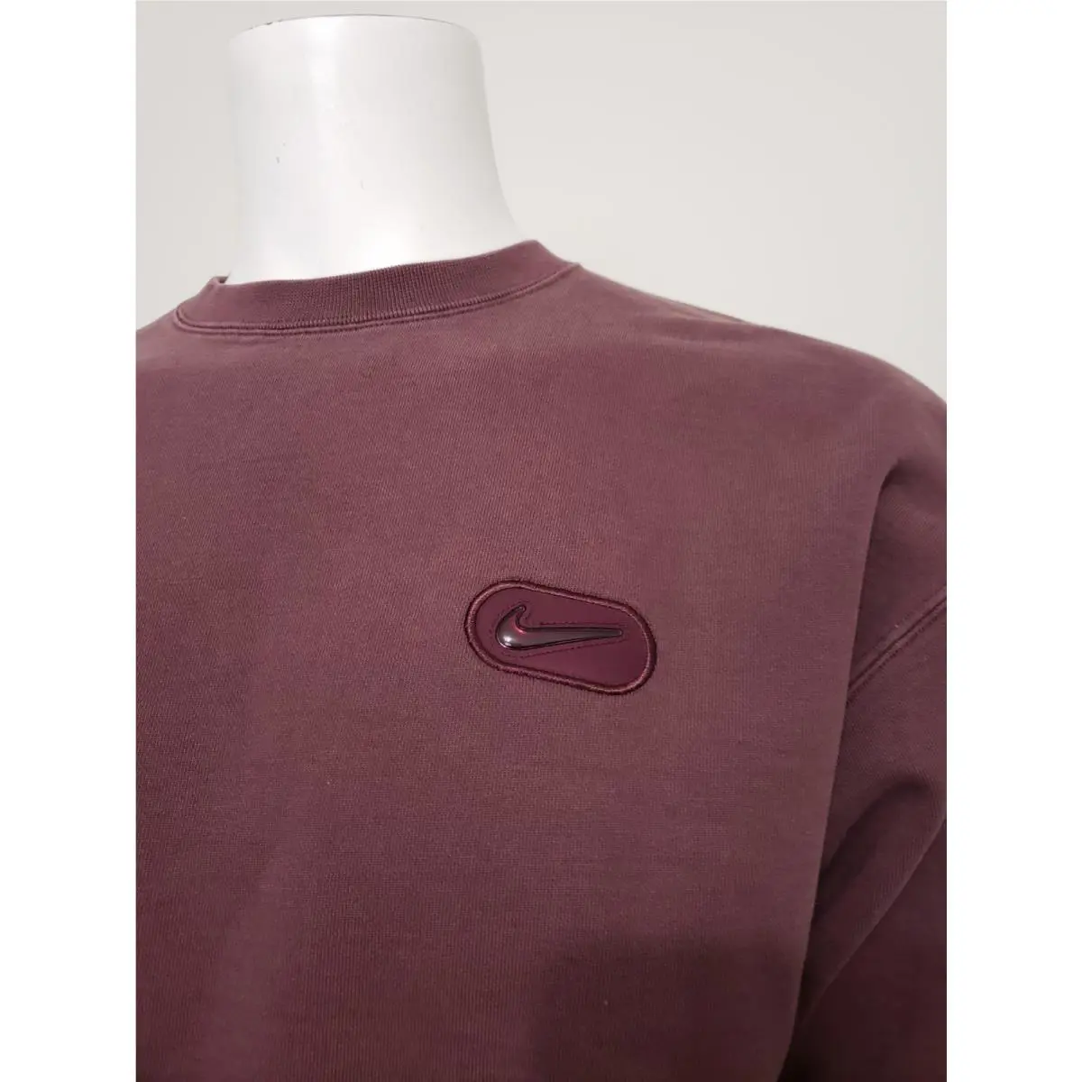 Nike clothing - Red (UPC: 197859194285) 0