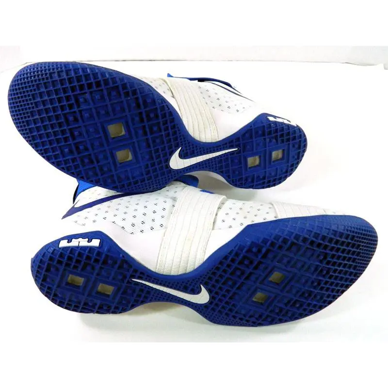 Nike shoes - White 2