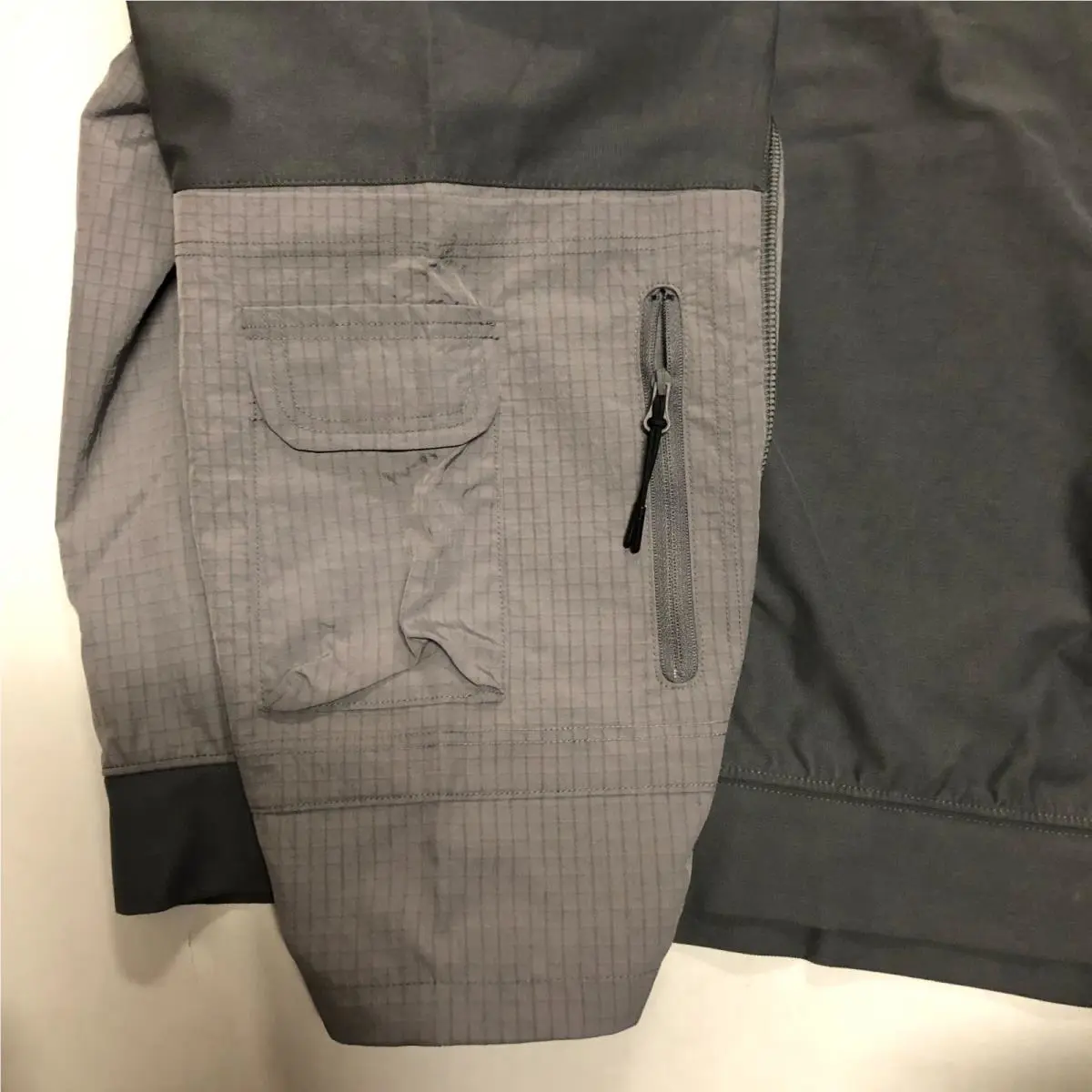 Nike clothing - Iron Grey/Black (UPC: 198726702527) 4