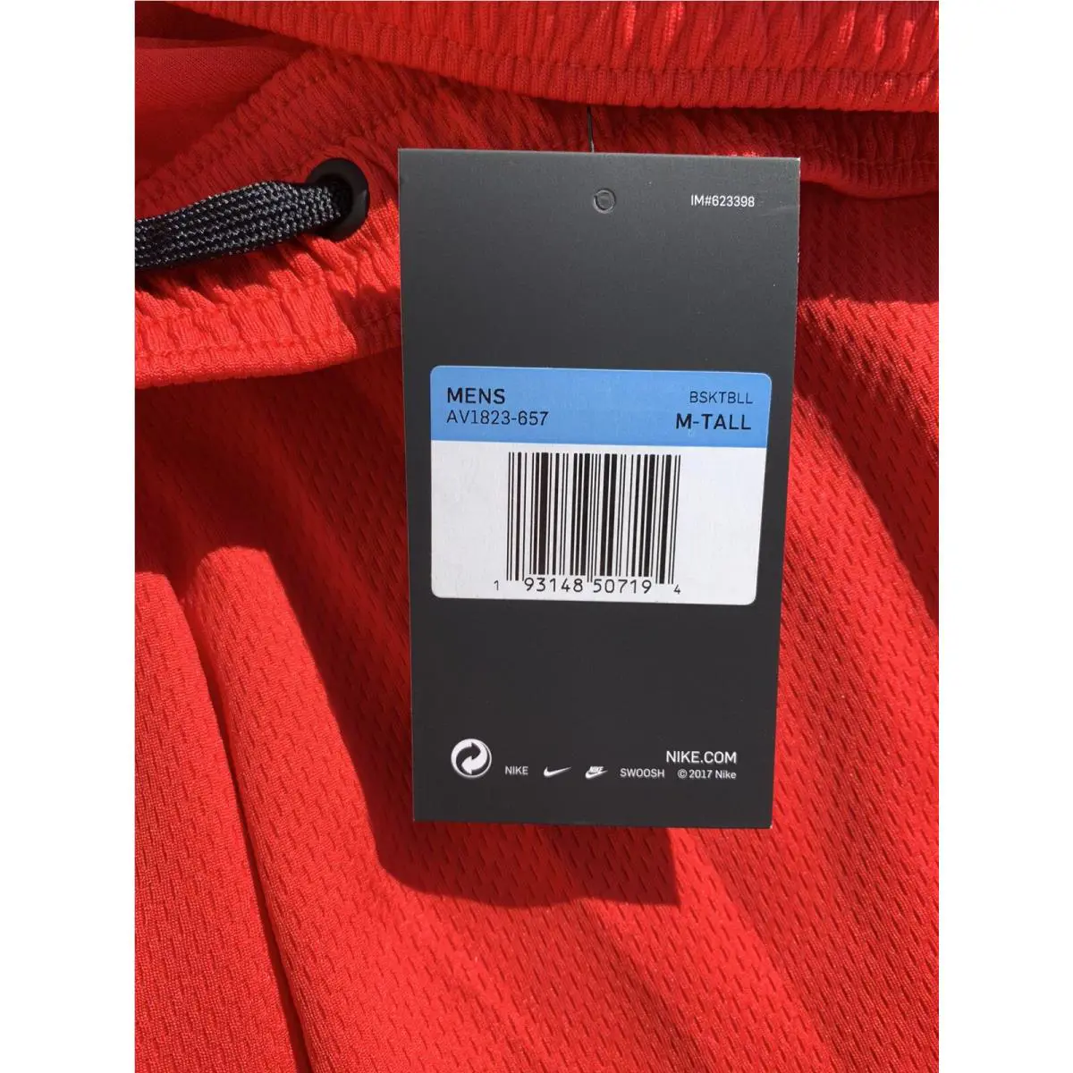 Nike clothing - Red (UPC: 0193148507194) 3