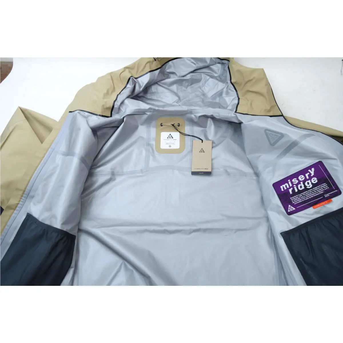 Nike clothing - Nike ACG Misery Ridge - ACG Misery Ridge - Beige 4