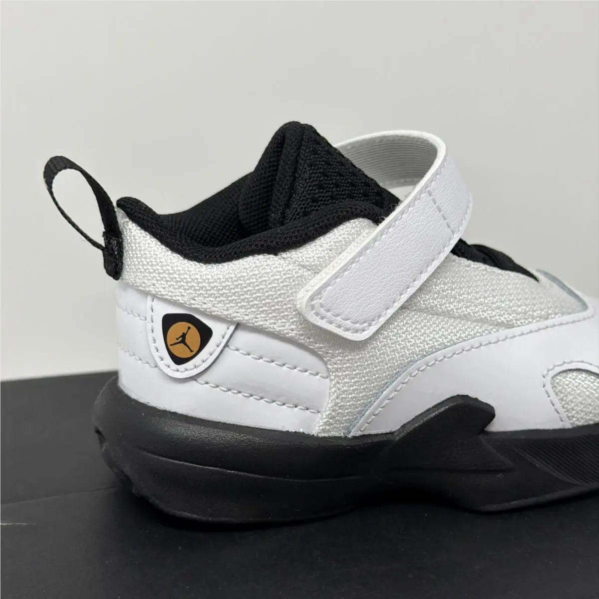 Nike shoes - Jordan Max Aura 6 - Max Aura - FQ8296 101 - White (UPC: 0197597039657) 8