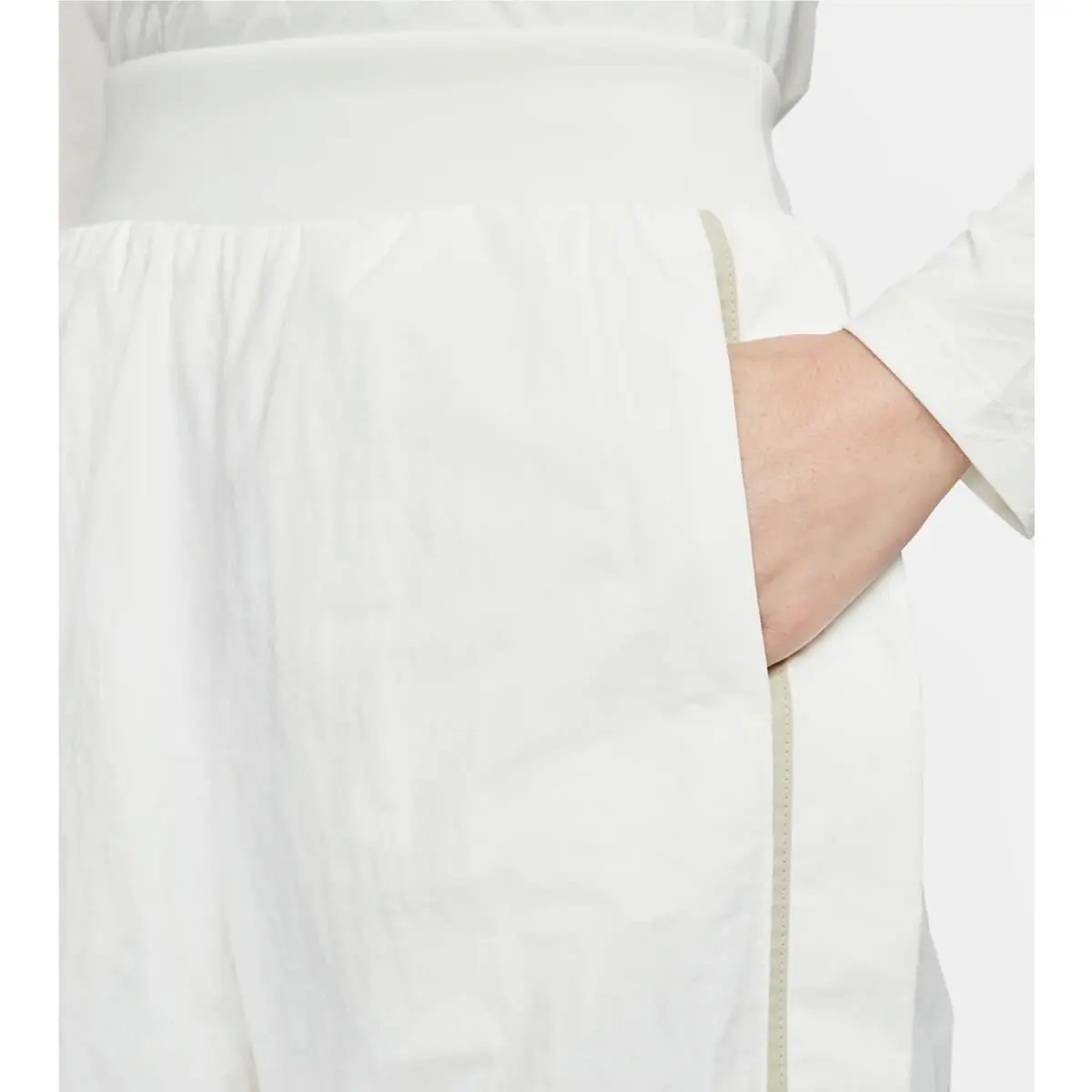 Nike clothing - Ivory 1
