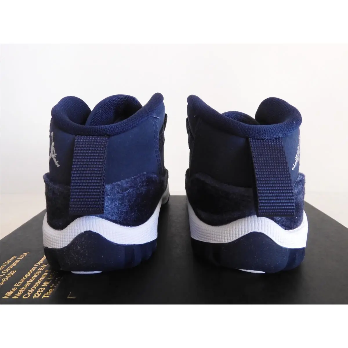 Nike shoes - Air Jordan 11 - Air - Blue (UPC: 196151896583) 2