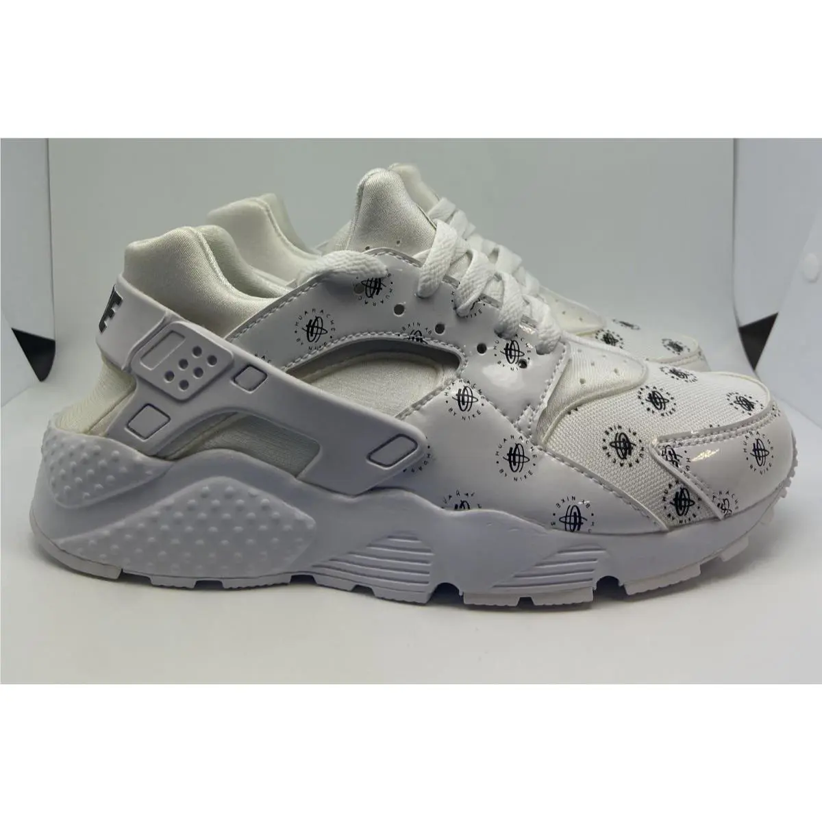 Nike shoes - Nike Huarache Run - Huarache Run - White (UPC: 826216234387) 3