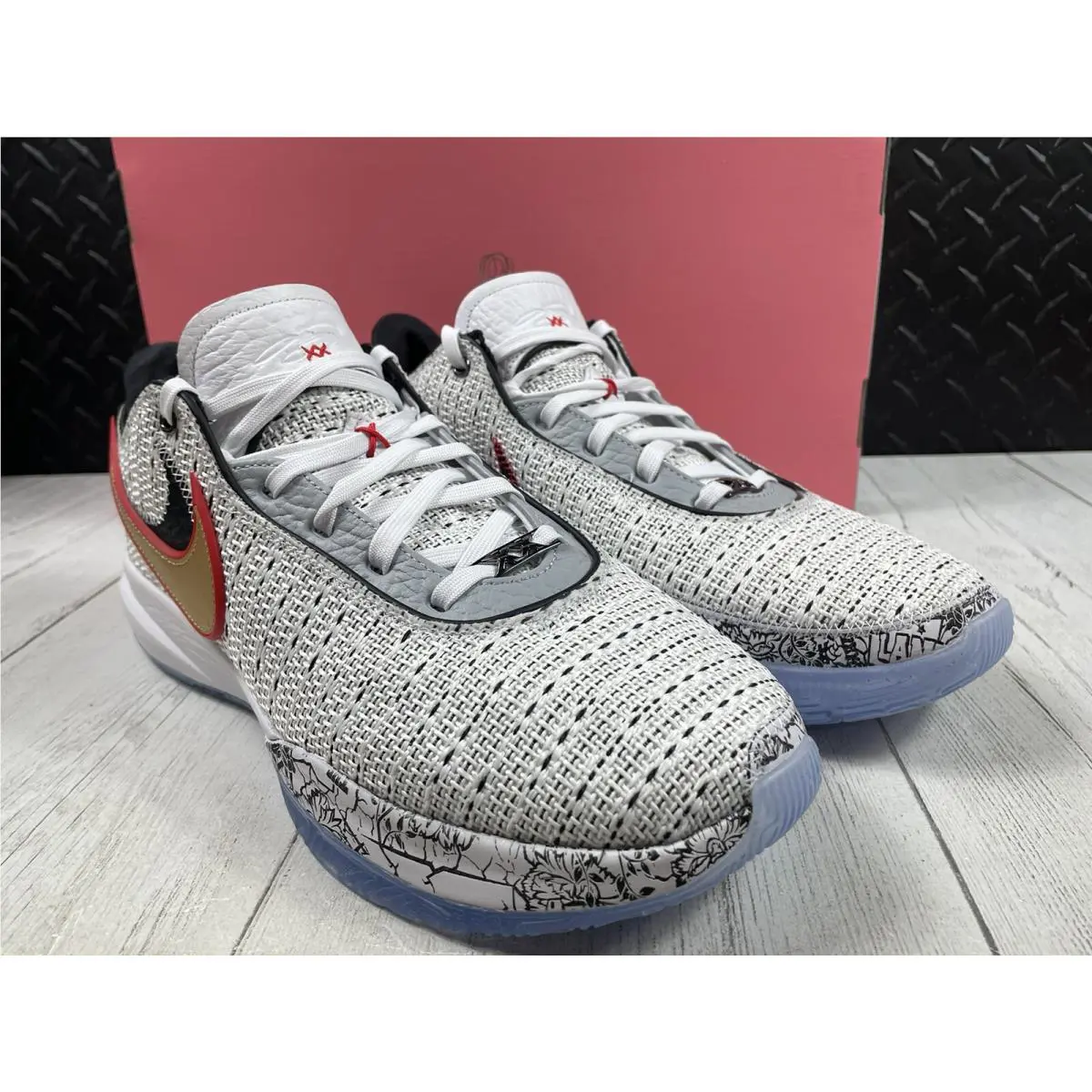 Nike shoes - Lebron XX - Lebron - Dj5422100 - White (UPC: 0196152641465) 1