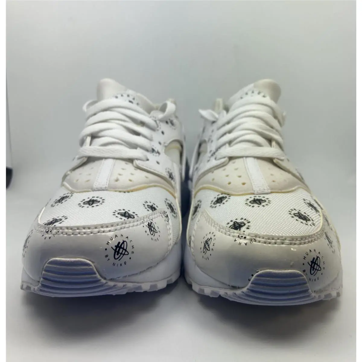 Nike shoes - White (UPC: 826216234356) 0