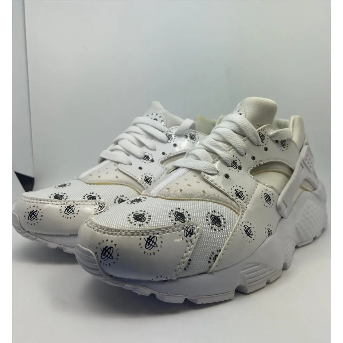 Nike shoes - White (UPC: 826216234356) 1