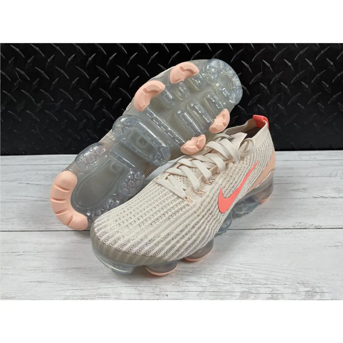 Nike shoes - Nike Air Vapormax Flyknit 3 - CT1274-200 - Light Cream, Manufacturer: Light Cream/Atomic Pink (UPC: 00193659409888) 4