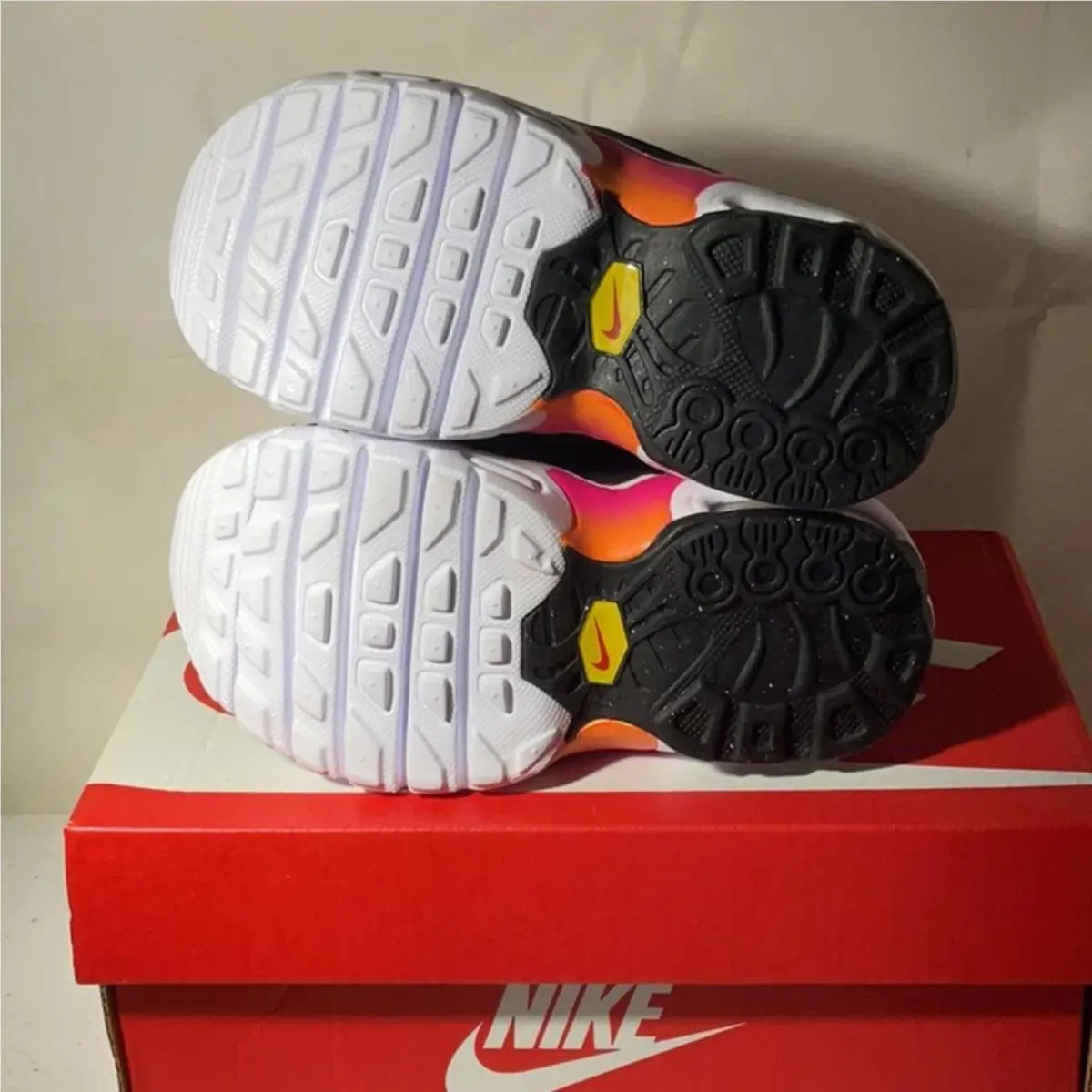 Nike shoes - Nike Air Max Plus - Air Max Plus - Black 4