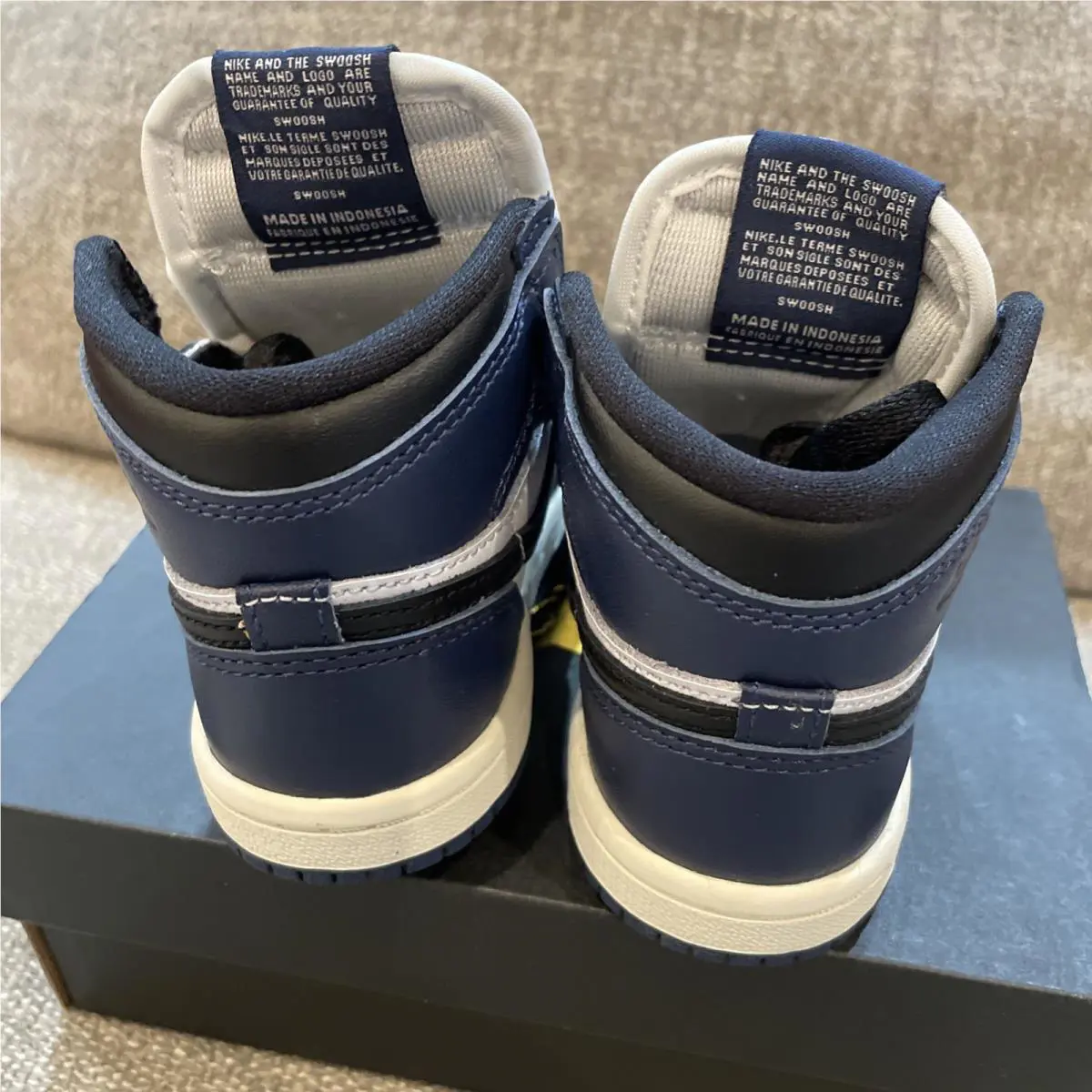 Nike shoes - Air Jordan 1 - Air - Blue 1