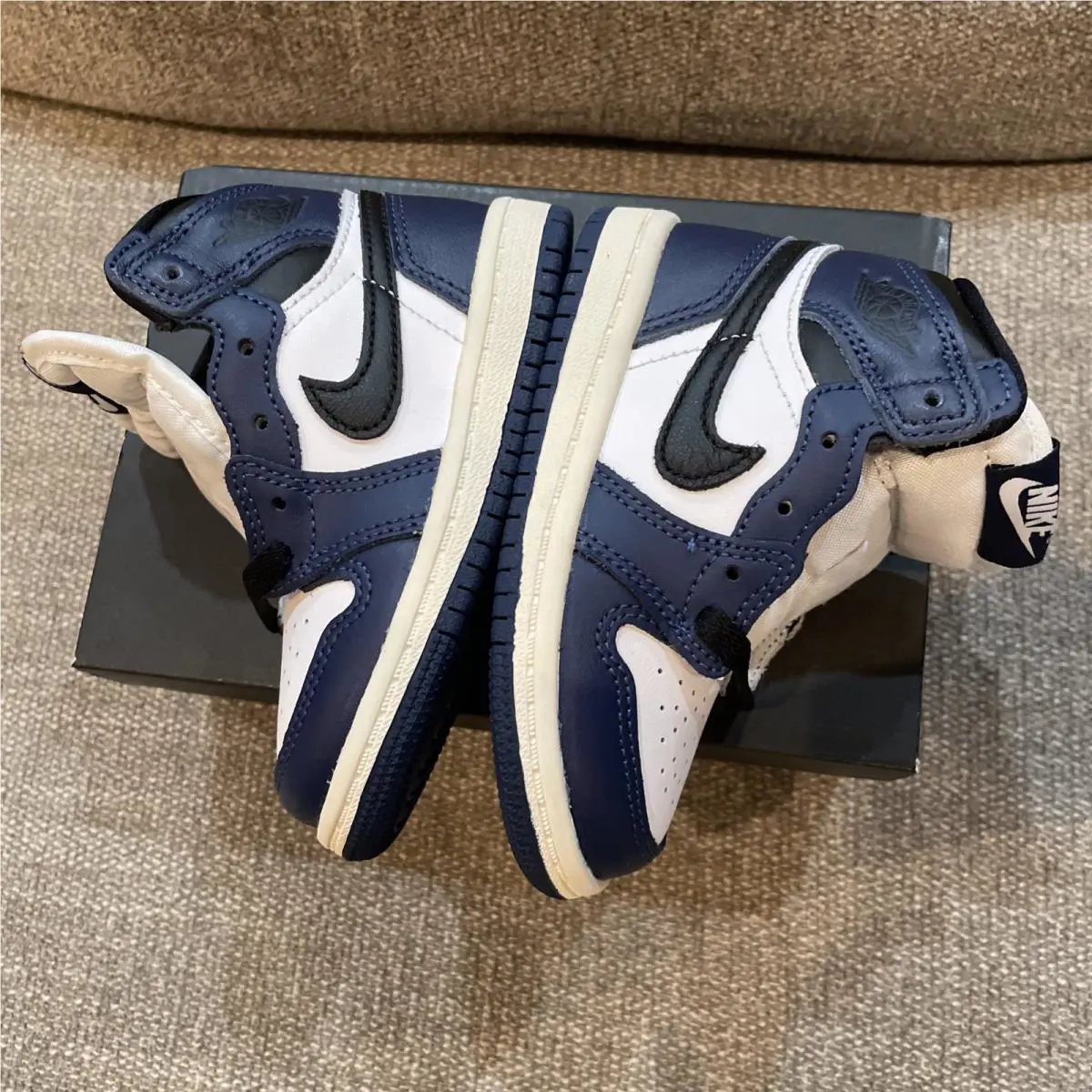 Nike shoes - Air Jordan 1 - Air - Blue 3