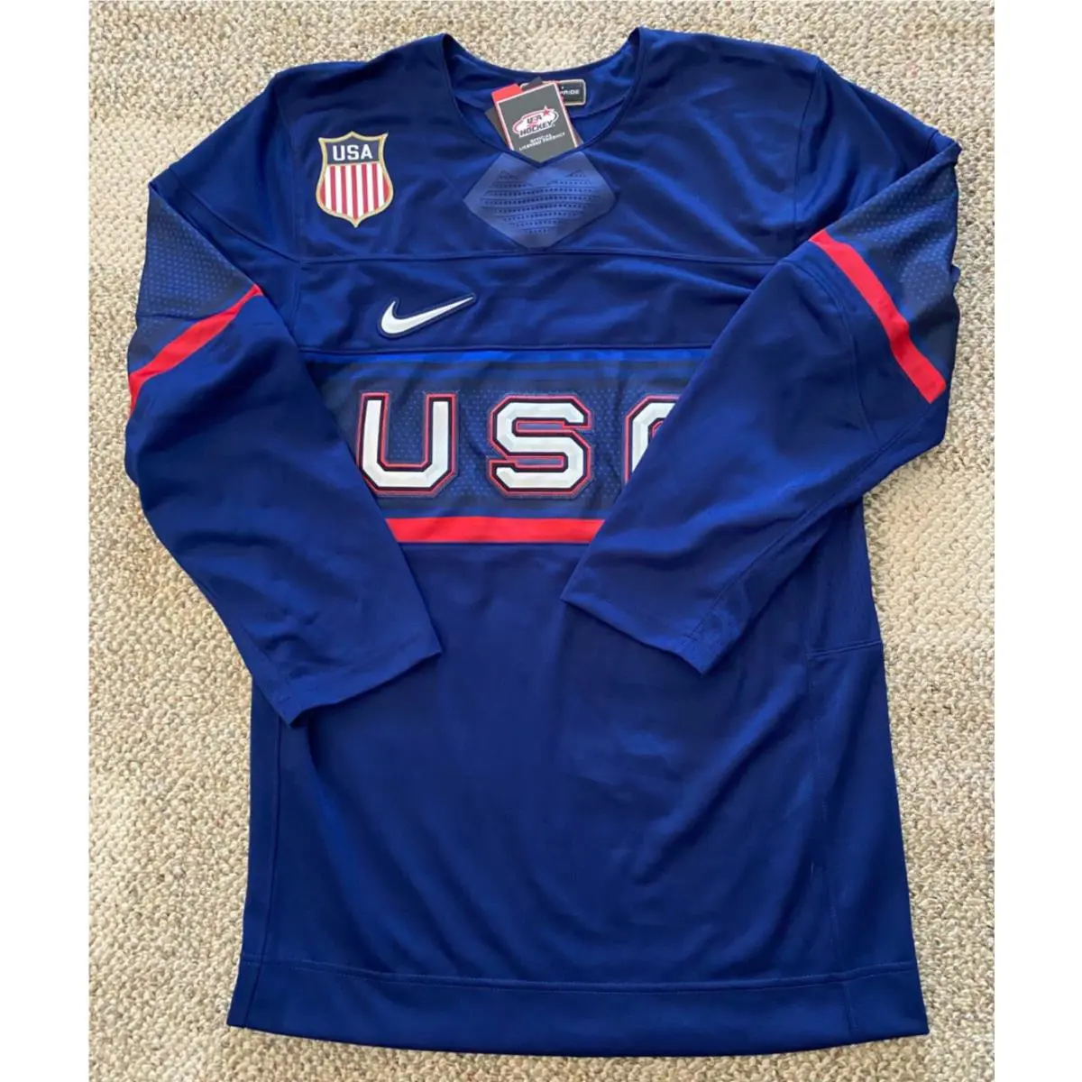 Nike clothing - Blue (UPC: 194305660745) 0