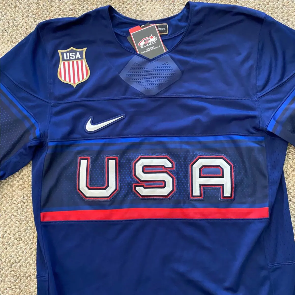 Nike clothing - Blue (UPC: 194305660745) 2