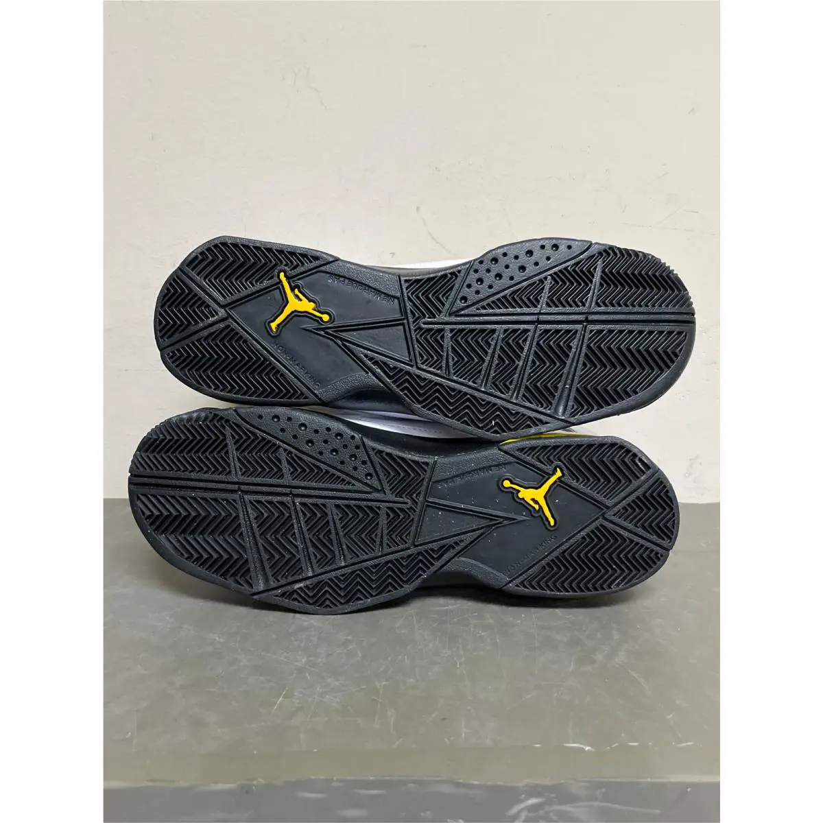 Nike shoes - True Flight - True Flight - White/Black/Yellow Ochre (UPC: 196975810413) 2