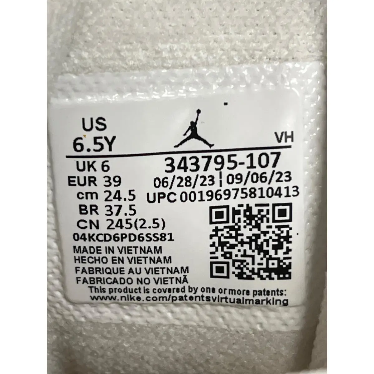 Nike shoes - True Flight - True Flight - White/Black/Yellow Ochre (UPC: 196975810413) 3