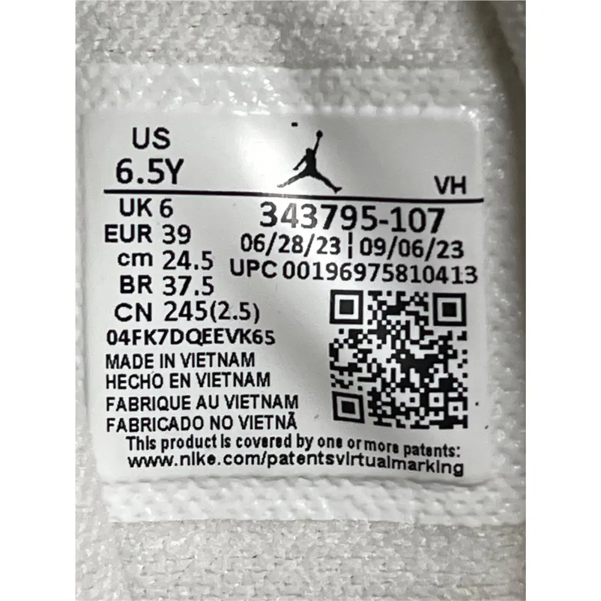 Nike shoes - True Flight - True Flight - White/Black/Yellow Ochre (UPC: 196975810413) 4