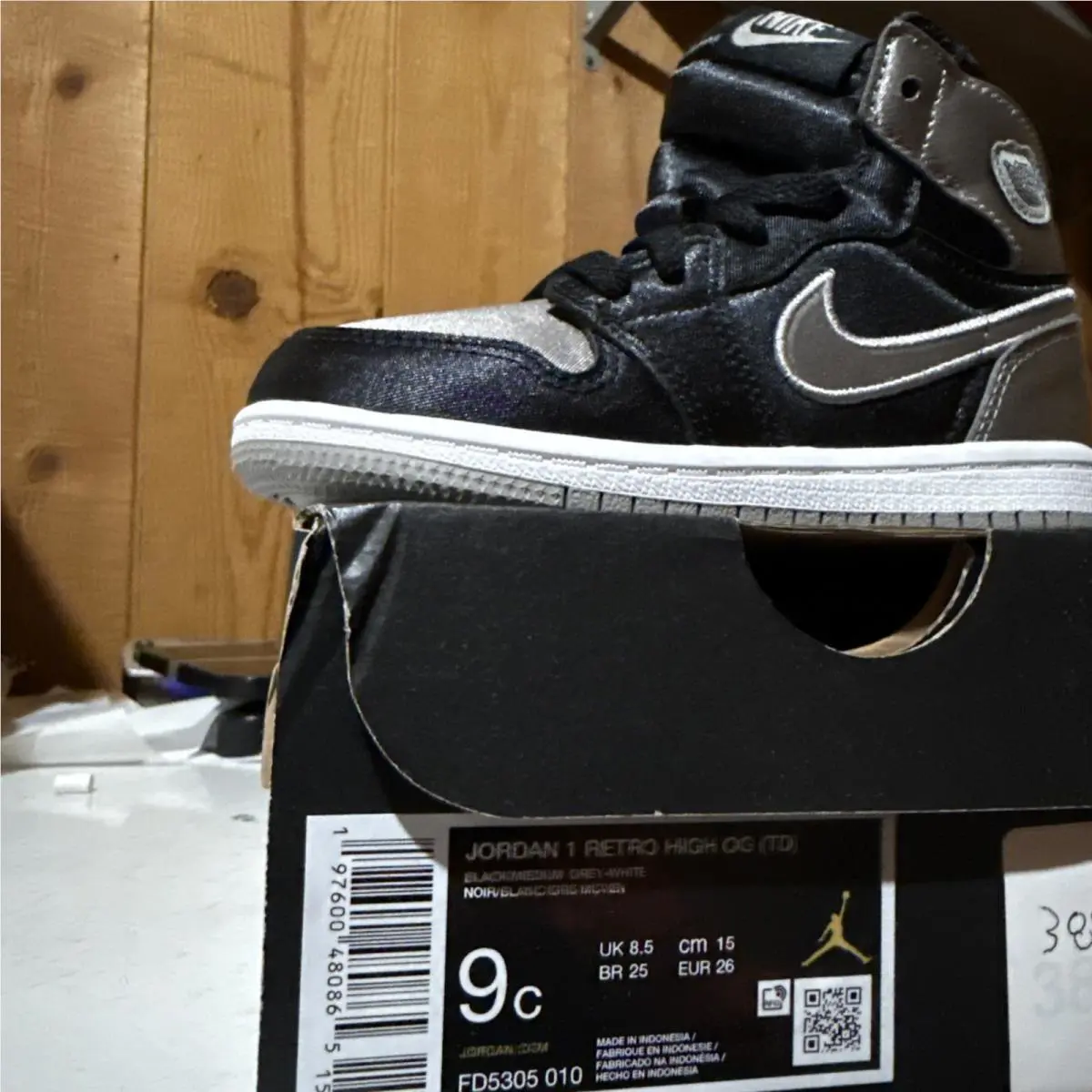 Nike shoes - Air Jordan 1 - Air - Black/Gray 3