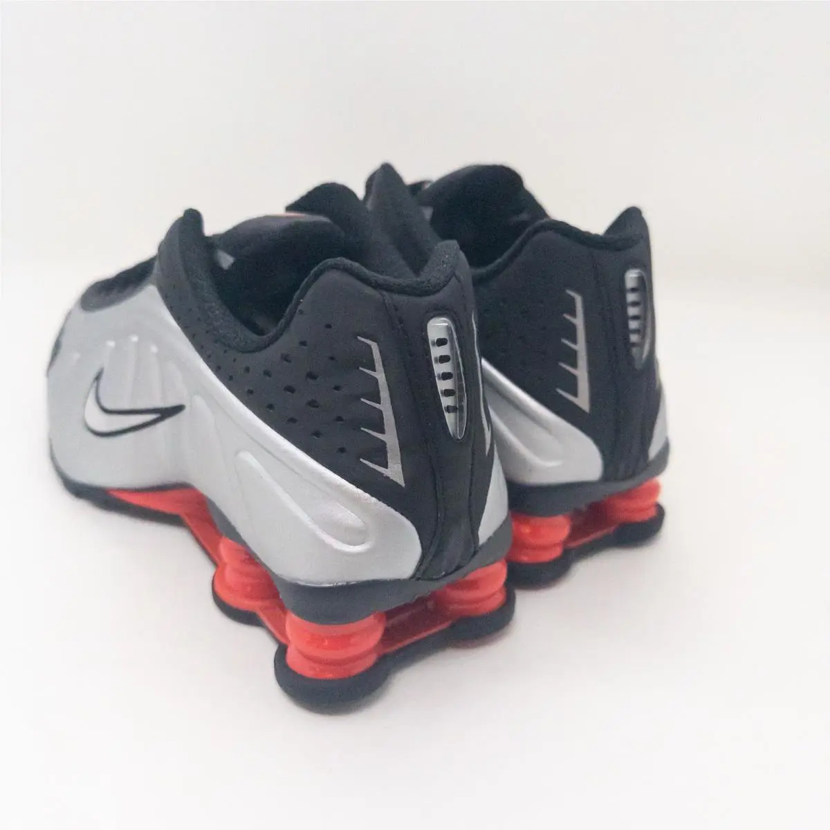 Nike shoes - Nike Shox - Shox - AR3565-011 - Silver 2