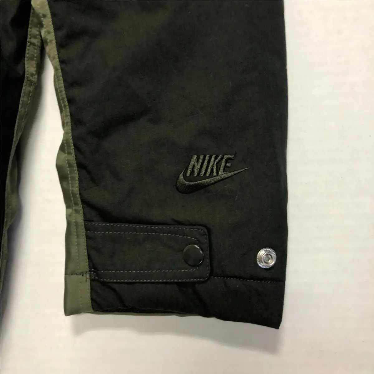 Nike clothing - Nike Sportswear Therma-Fit White Space Parka - Sequoia/Medium Olive-Light Stone (UPC: 195242731017) 4