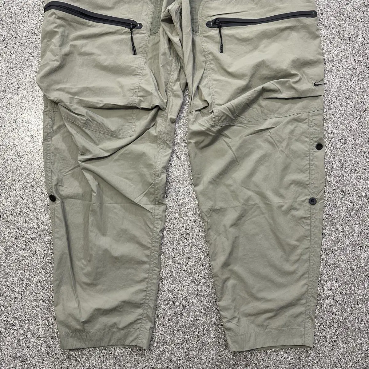 Nike clothing - Green (UPC: 197863220437) 1