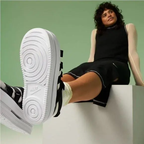Nike shoes - Black 2